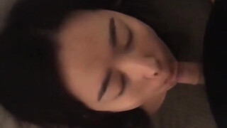 姐弟乱伦离异亲姐通奸亲弟！对白精彩：“姐姐，我比姐夫厉害吧，下次我带朋友一起艹你好么？”