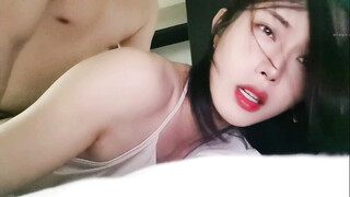 推特极品颜值伪娘『是桃子吖』精美夜店风黑丝骑乘直男爽到仙女棒邦邦硬深喉口爆